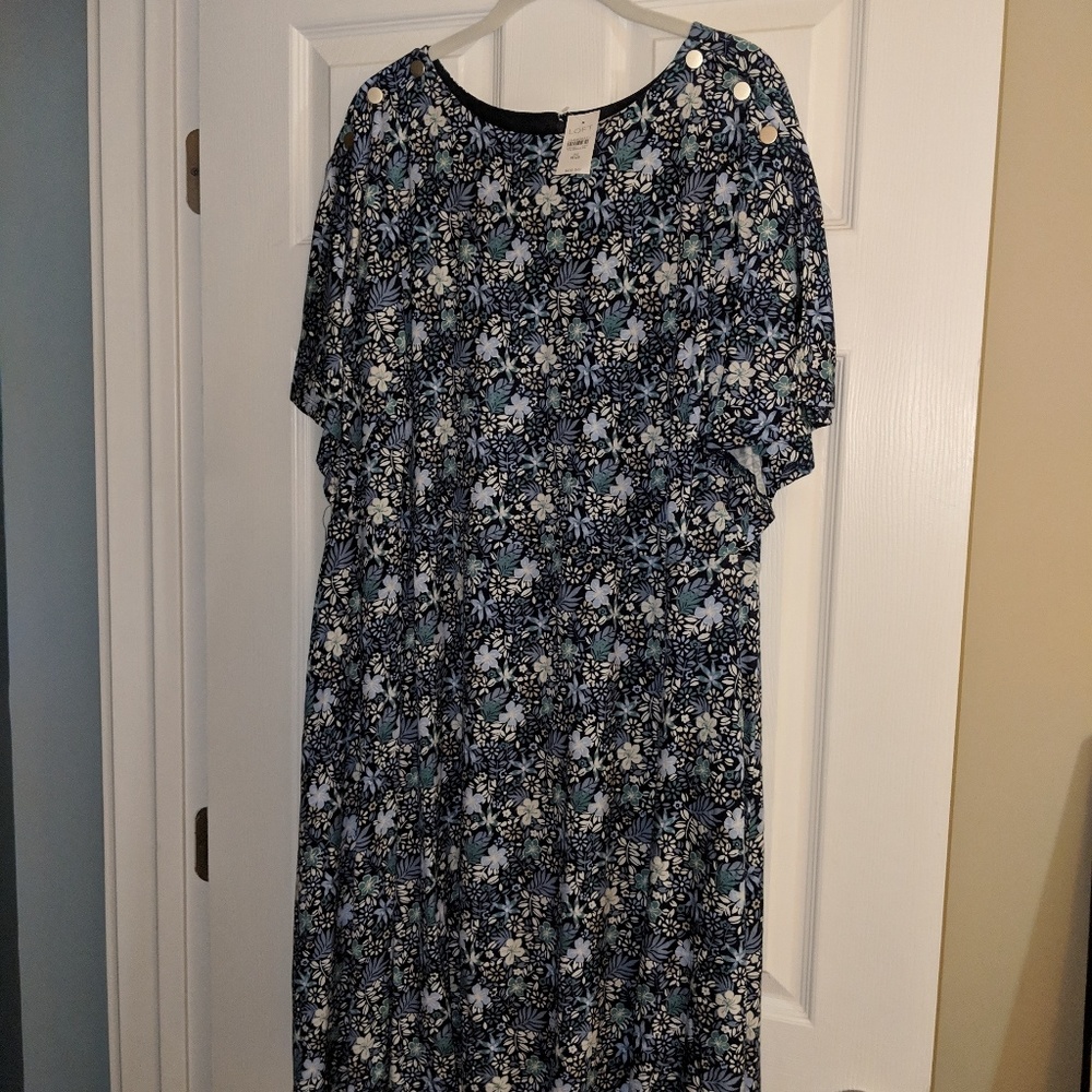 BNWT Women's Plus Size Loft Dress size 22